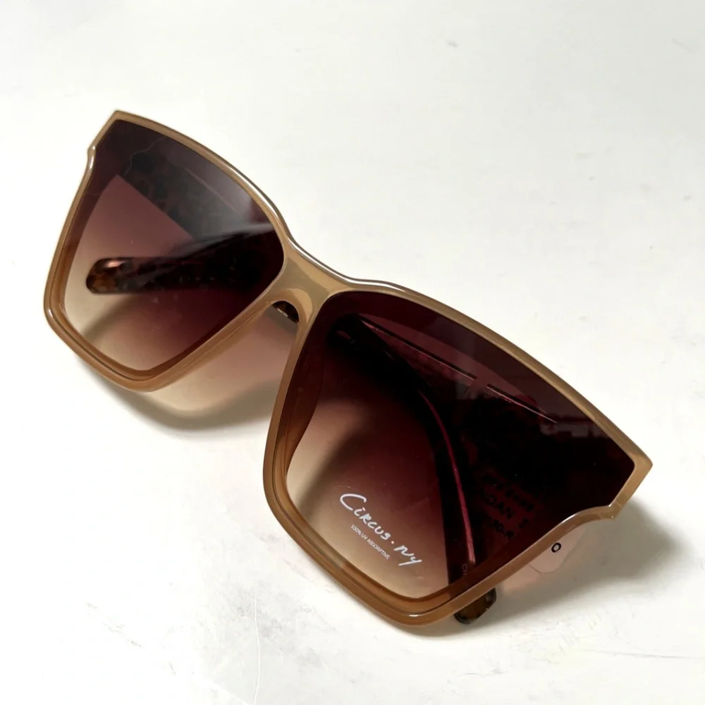 New CIRCUS BY SAM EDELMAN Cat Eye Sunglasses Leopard Animal Print